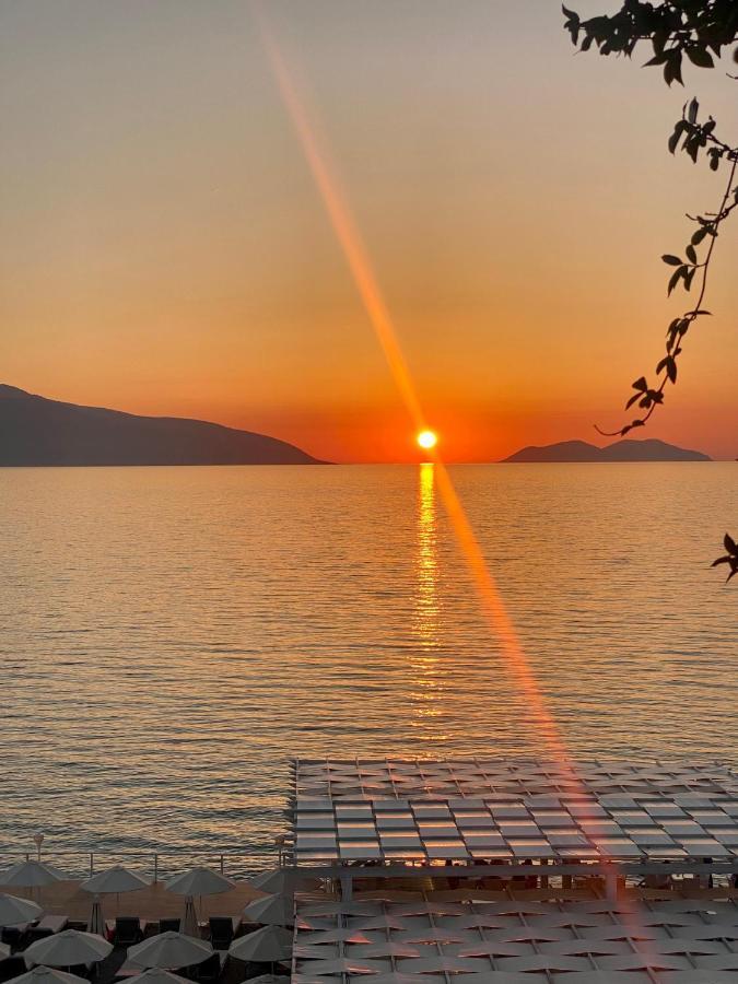 Paradise Beach Hotel Radhimë Eksteriør billede