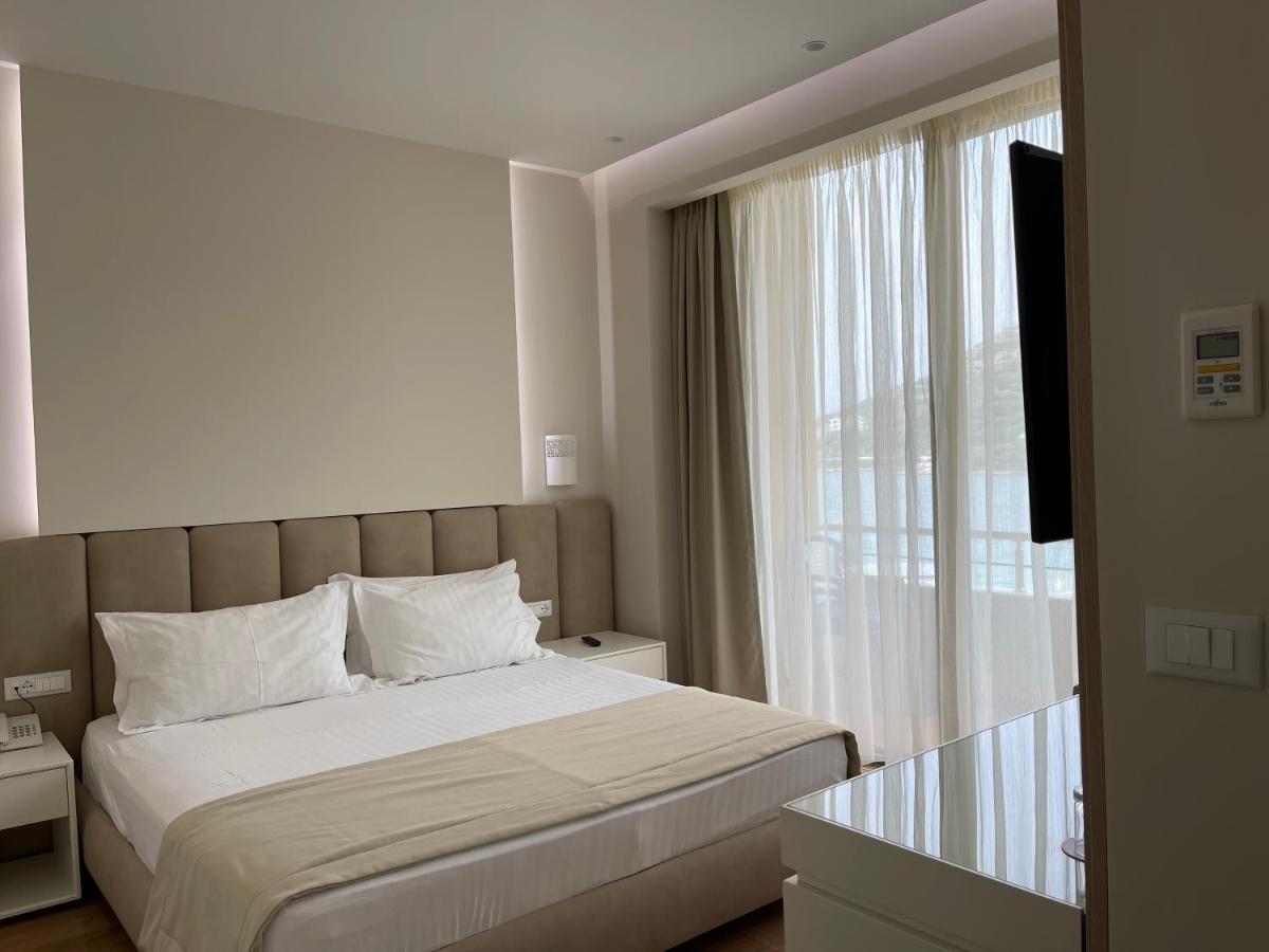 Paradise Beach Hotel Radhimë Eksteriør billede