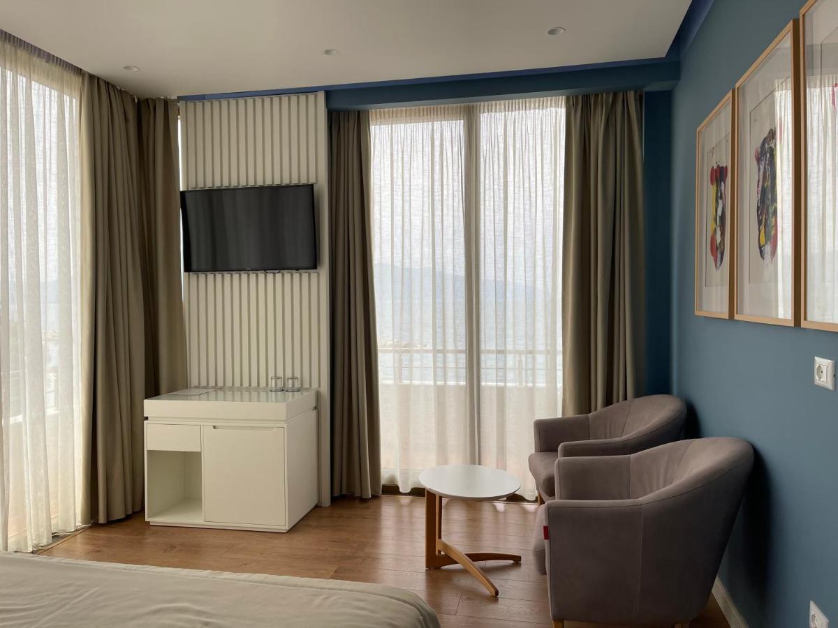 Paradise Beach Hotel Radhimë Eksteriør billede