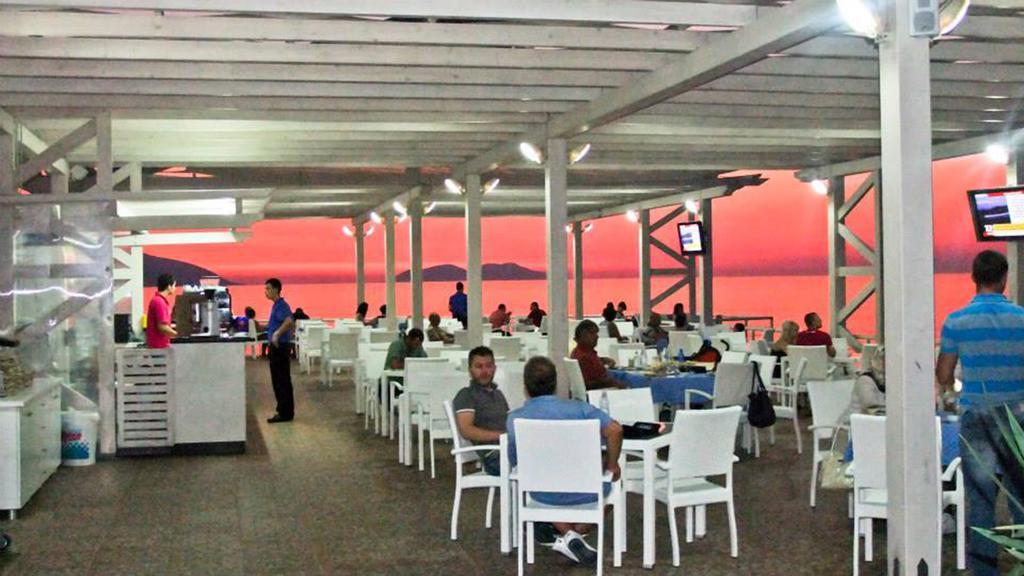 Paradise Beach Hotel Radhimë Eksteriør billede