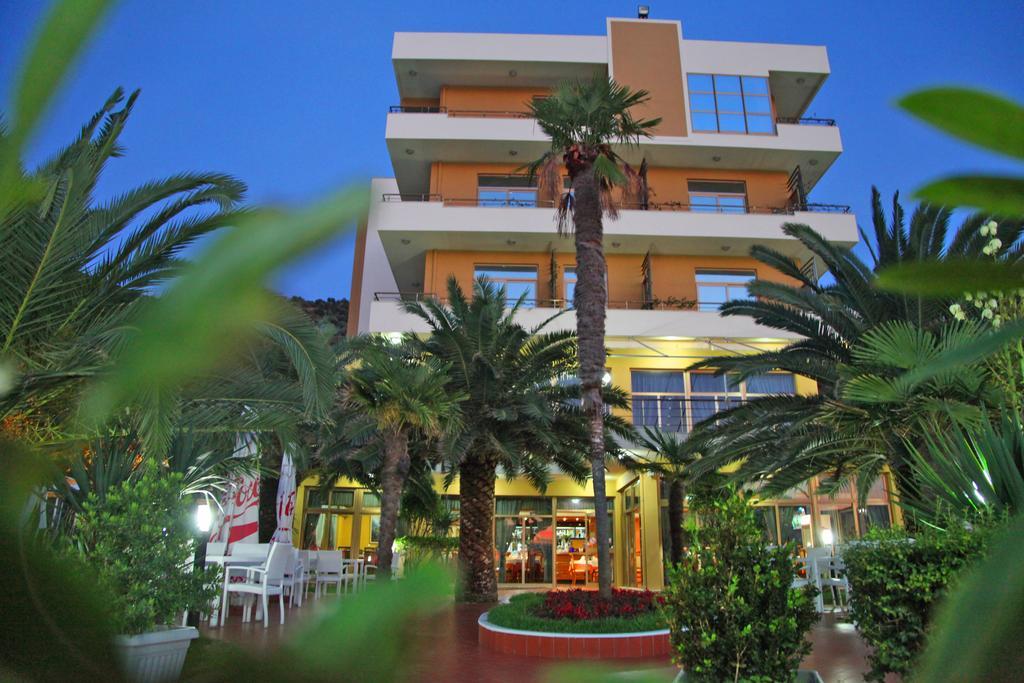 Paradise Beach Hotel Radhimë Eksteriør billede