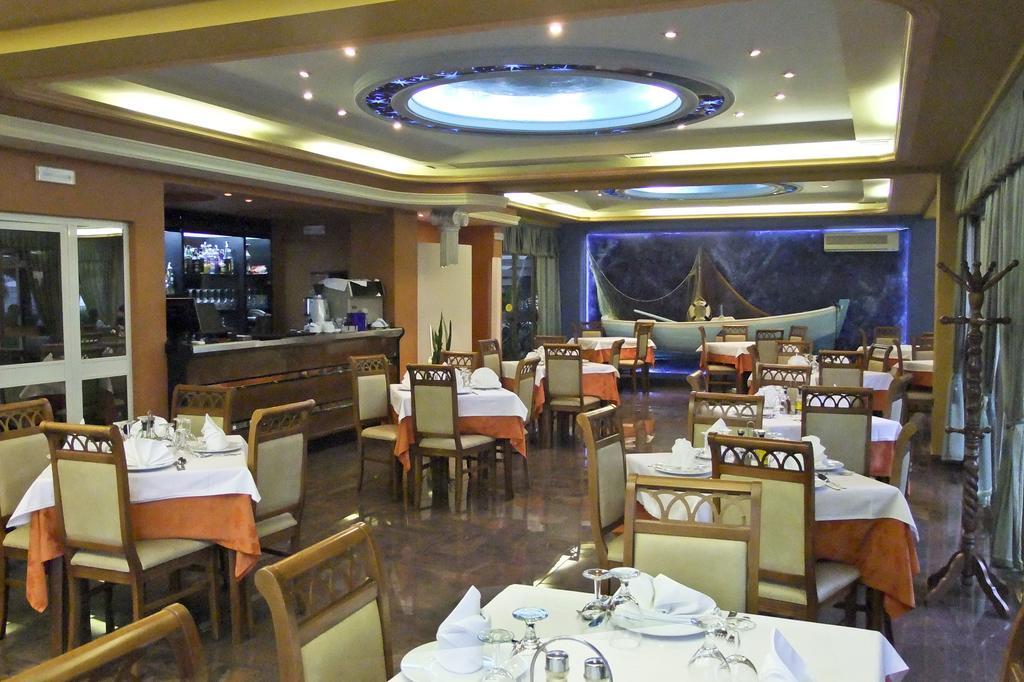 Paradise Beach Hotel Radhimë Eksteriør billede
