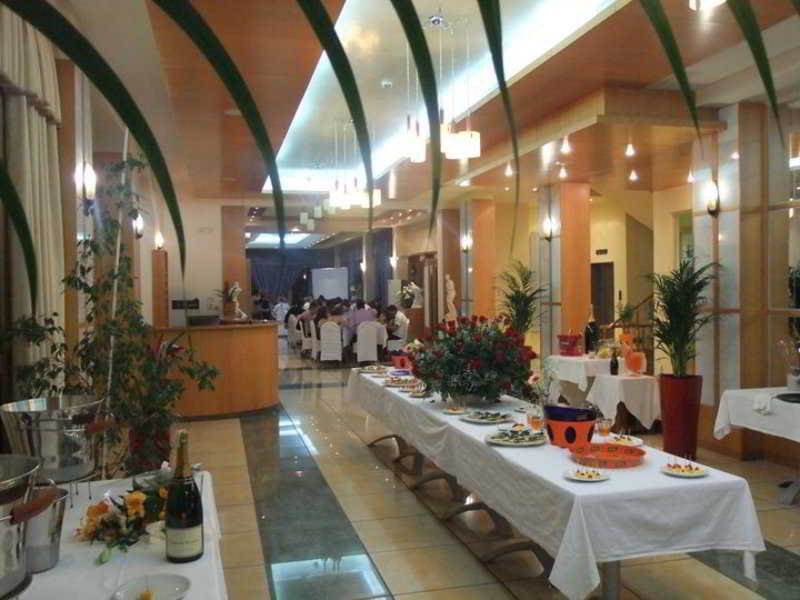 Paradise Beach Hotel Radhimë Restaurant billede