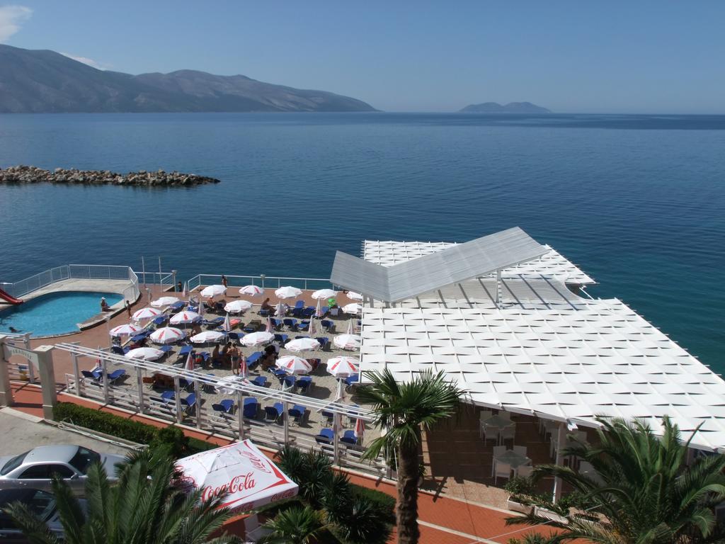 Paradise Beach Hotel Radhimë Eksteriør billede